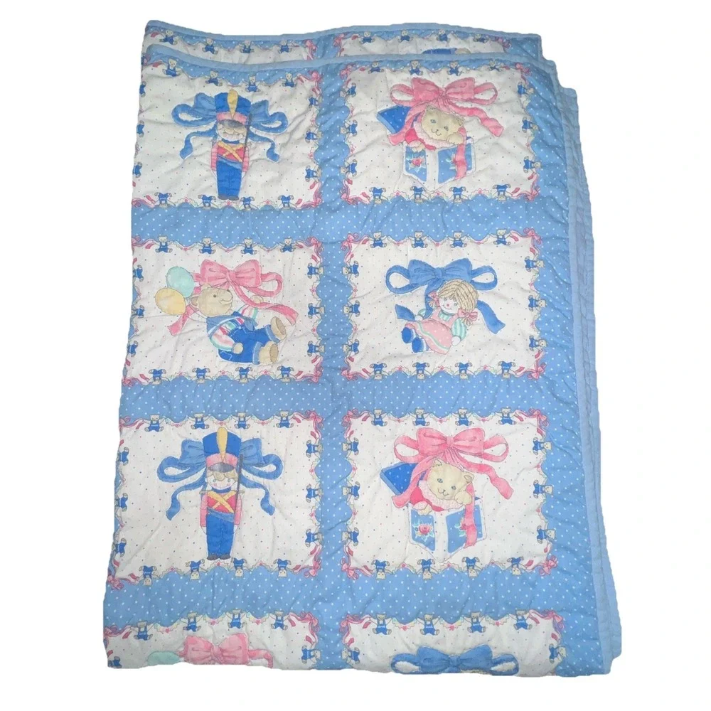 Vtg Toys and Bows Baby Quilt Blanket‎ Unisex 57 X 41 Dolls Cats Soldiers Bears